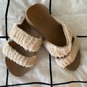Adorable reef sandals!